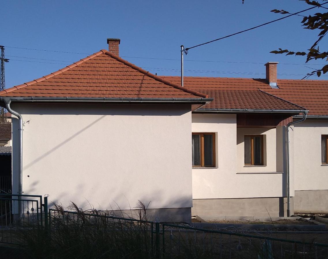 Sandora Vendeghaz * Nagyrákos